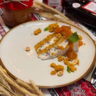 Моркв’яний торт з чорносливом (230 г)