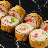 Рол в темпурі з лососем