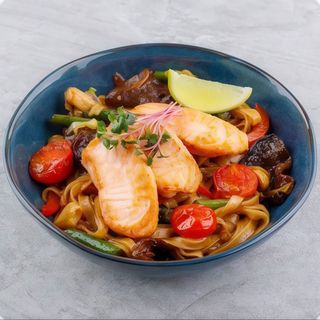 Рисова локшина з лососем