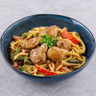 Вок із вершковим карі