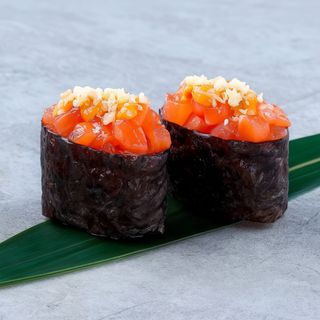 Спайс суші з лососем (2 шт)