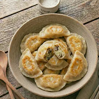 Вареники з картоплею та грибами