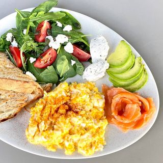 Скрембл з лососем 