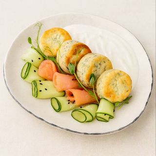 Солоні сирнички з лососем