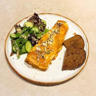 Запечений омлет з куркою та сиром 