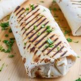 Хот дог в лаваші з вареною сосискою