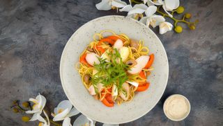 Паста з куркою та грибами (450г)