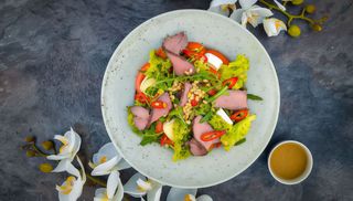 Салат Beef & Brie (400г)