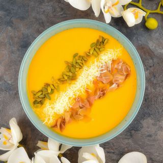 Гарбузовий крем-суп з хамоном (390г)