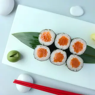 Макі з лососем (140г)
