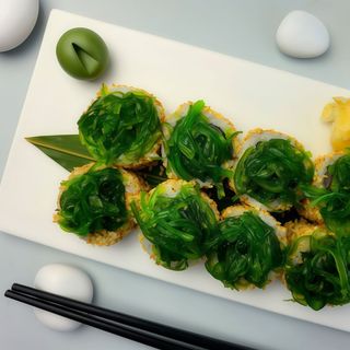 Рол з лососем слабосоленим та чукою (310г)