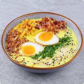 Сирний рамен з беконом