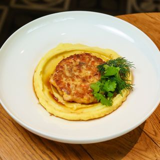 БИТОК ІЗ ЛОСОСЯ, КРЕВЕТОК І ФЕРМЕРСЬКОЇ ТИЛАПІЇ З ЛИМОННИМ ТЕРІЯКІ (350г)