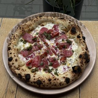 Піца з тунцем