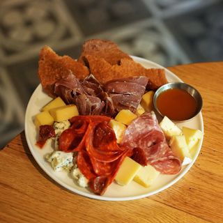 Антипасті (285г)