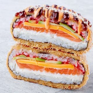  Суші-бургер з лососем (390г)