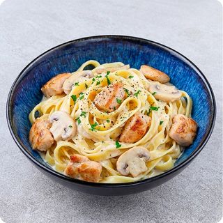 Паста куряча з грибами
