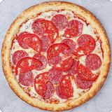 Піца Салямі з томатами 30 см