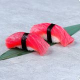 Суші тунець (2 шт.)