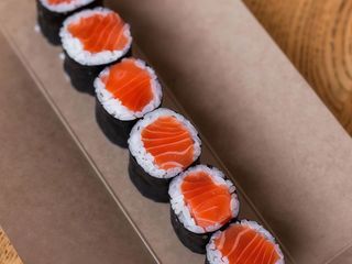 Макі роли (5 варіантів) З лососем