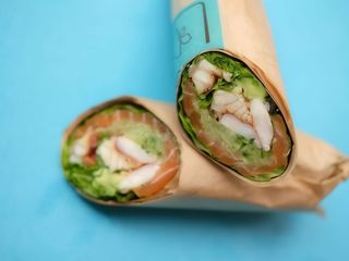 Суші Шаурма  без рису з лососем вугрем та креветкою (2 варіанти) З сиром філа