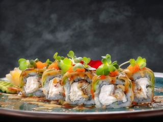 Vip ЗЕЛЕНИЙ ДРАКОН (3 варіанти) З манго та тигровою креветкою