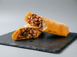 Сирна з ананасом з мясом свинини