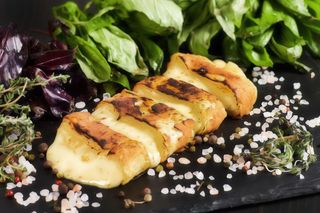 Сулугуні в листковому тісті