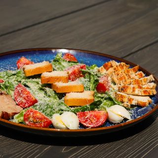 Салат цезар з куркою 