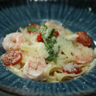 Паста з креветками та шпинатом