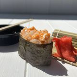 Гункан з гребінцем (70 гр/1шт)