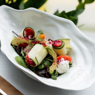 Салат з лососем та цукіні (200г)