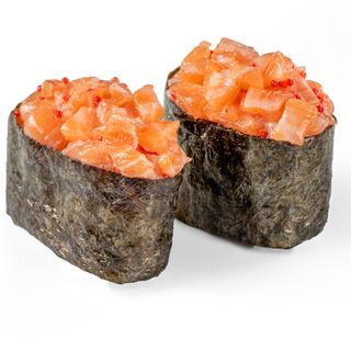 Гункан з лососем ( 2 шт)