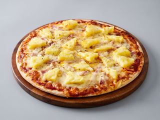 Піца з куркою та ананасами (35)