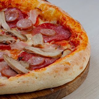 Піца 4 м'яса (35см)