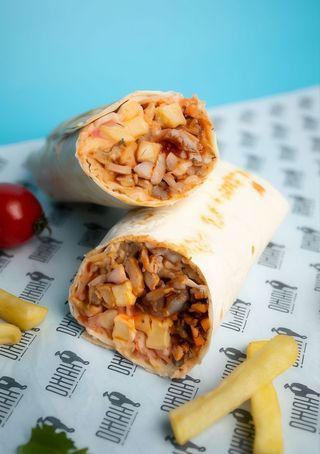 Шаурма з куркою та картоплею фрі (415г)