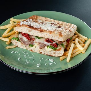 Італійський сенвіч з прошуто (200г)