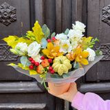 Композиція з квітів "За жовтневими мотивами"