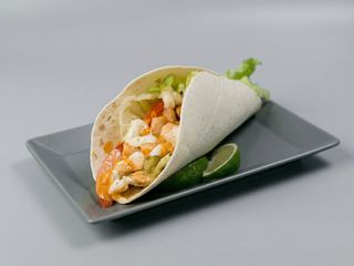 Тако з соковитим курчам (200г)