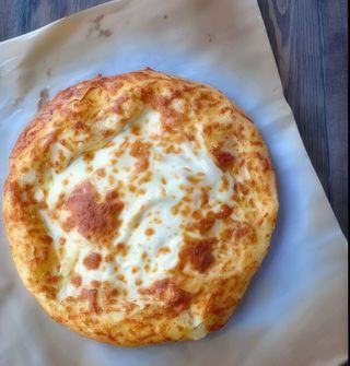 Хачапурі По-мегрельські з сиром Сулугуні (300 г)