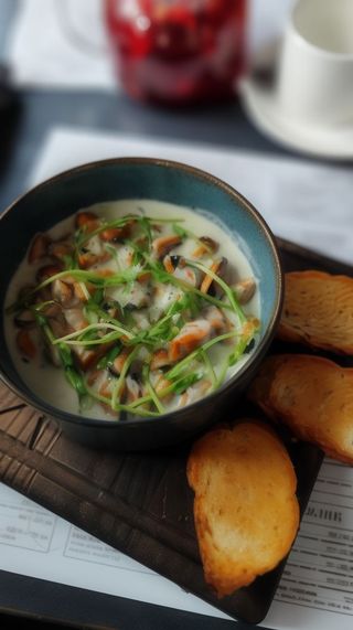 Мідії у вершково-сирному соусі (230г)