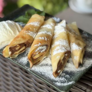 Млинець Банан з Нутеллою і морозивом (250г)