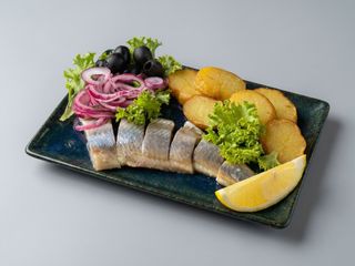 Оселедець з картоплею і цибулею (80/200г)