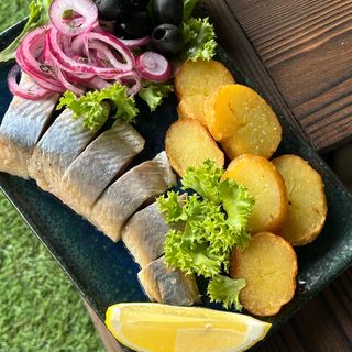 Оселедець з картоплею і цибулею (80/200г)