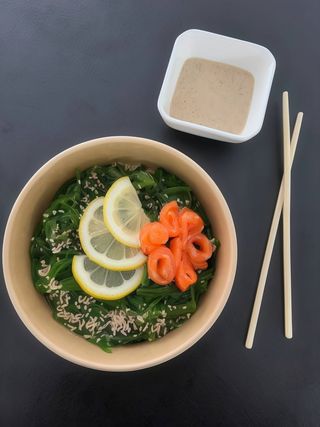 Салат Чука з лососем (215г)