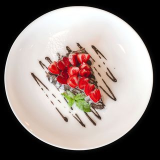 Брауні з сезонними фруктами