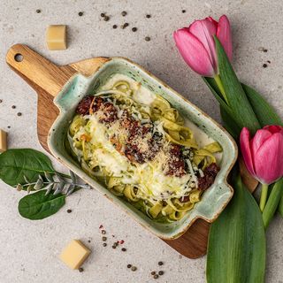 Паста Альфорно з беконовим джемом та соусом песто (250г)