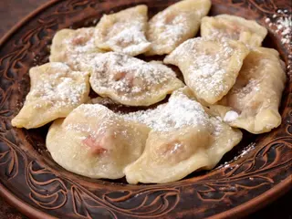 Вареники з вишнею (200г)