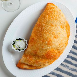 З куркою та чеддер з соусом «AIR»