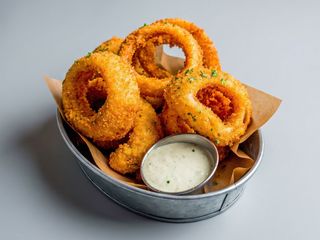 Кільця кальмара у фритюрі 